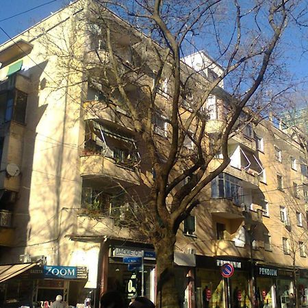 An Apartment With Fireplace Tirana Exterior photo