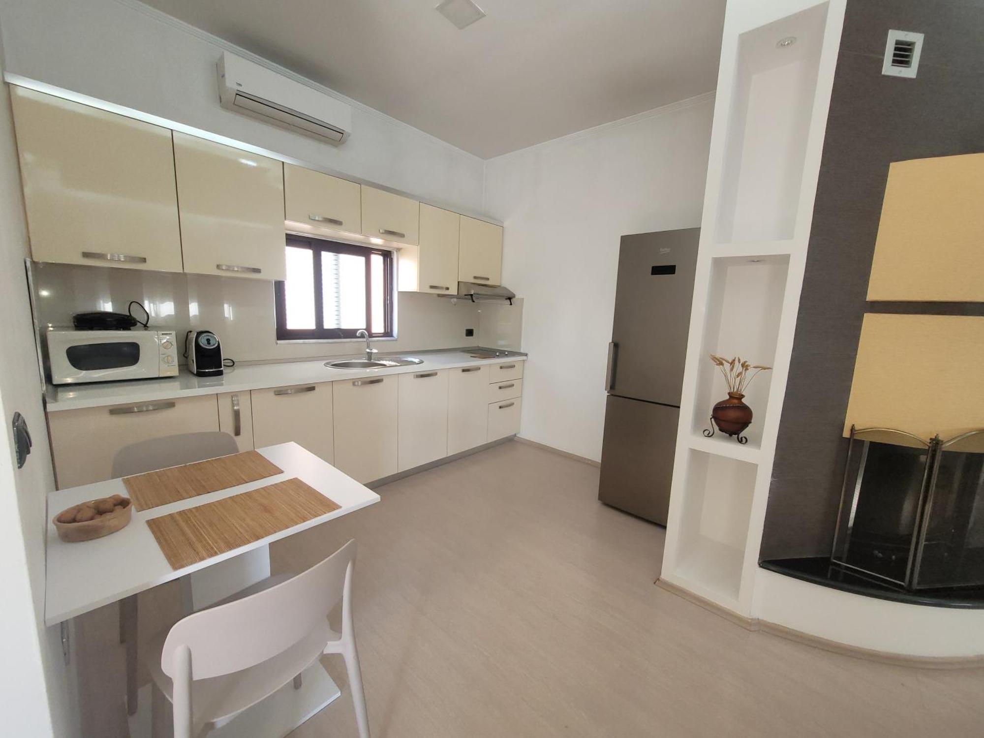 An Apartment With Fireplace Tirana Exterior photo
